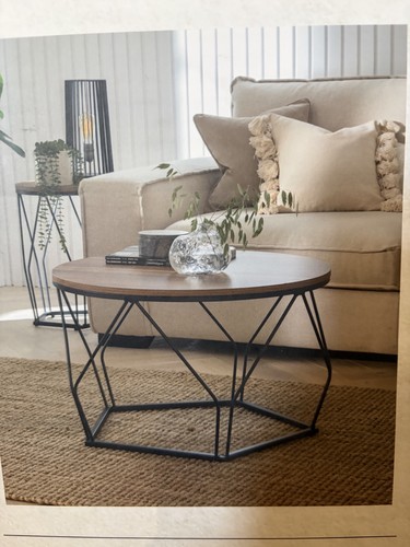 Dark pyramid oak effect round - pyramid,