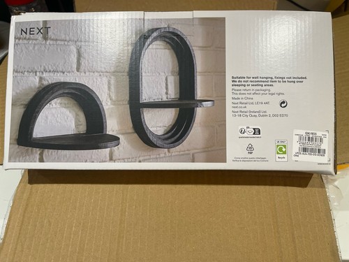 Black arched set display - of, 2